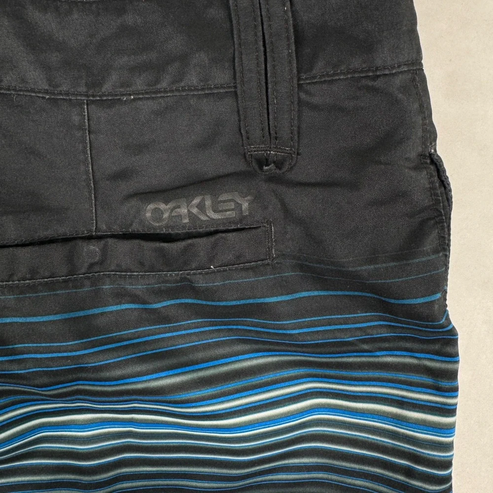 Oakley Mens Size 38 Black Blue Striped Hybrid Board Shorts Swim Surf Y2K